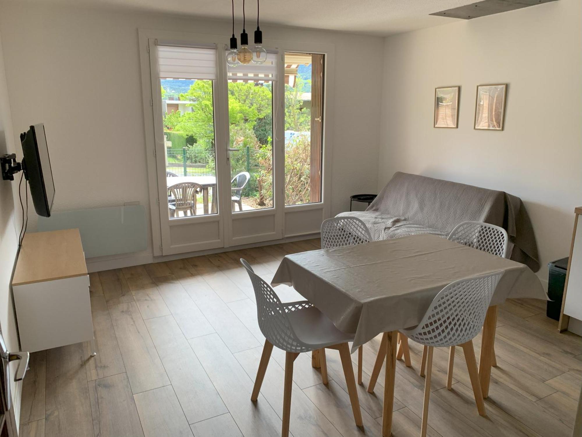 Agreable T2 En Rez De Jardin A 2 Pas Du Plan D'eau Embrun