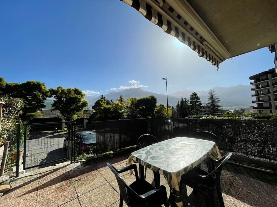 Agreable T2 En Rez De Jardin A 2 Pas Du Plan D'eau Apartment