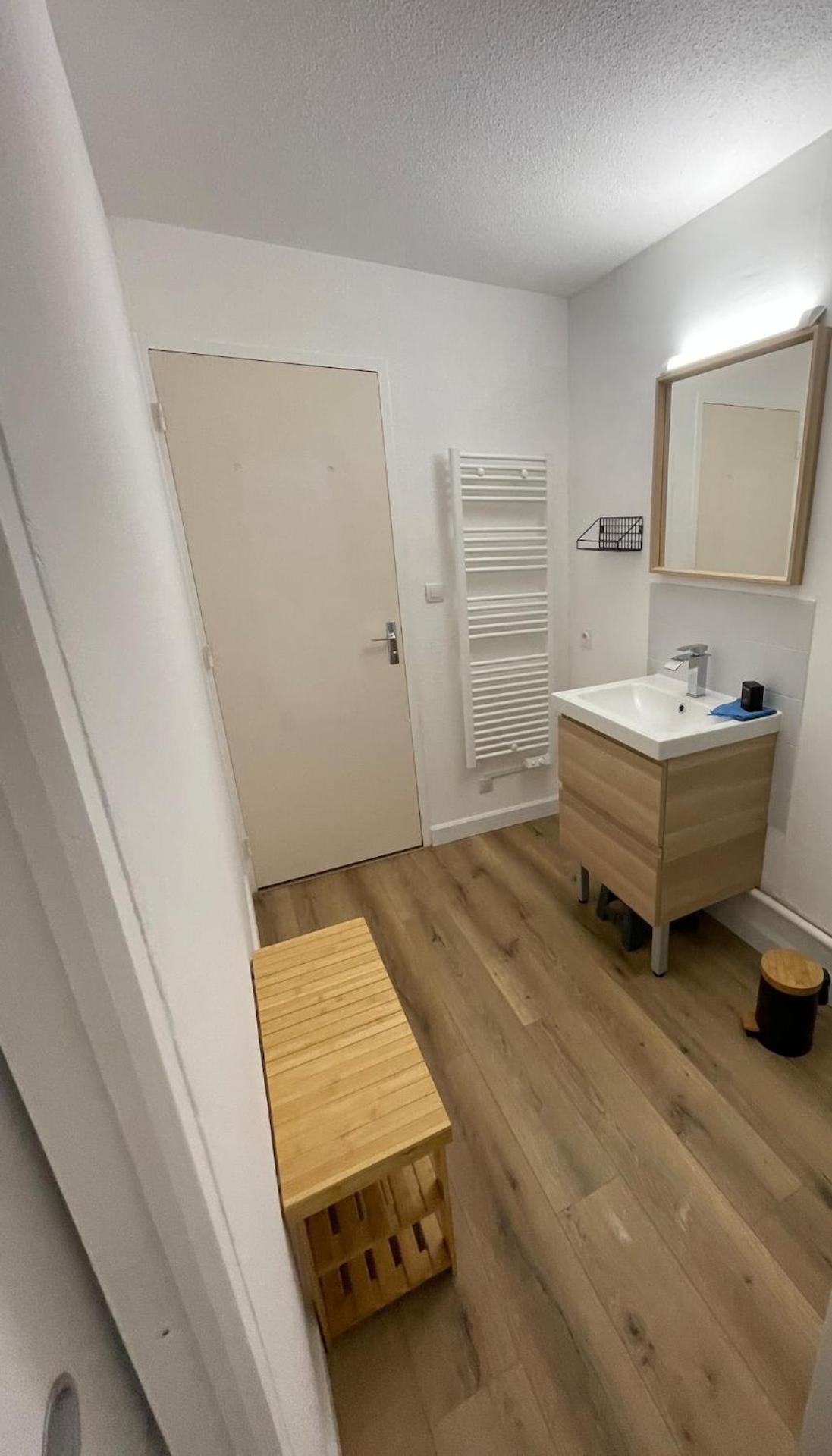 Appartement Agreable T2 En Rez De Jardin A 2 Pas Du Plan D'eau *