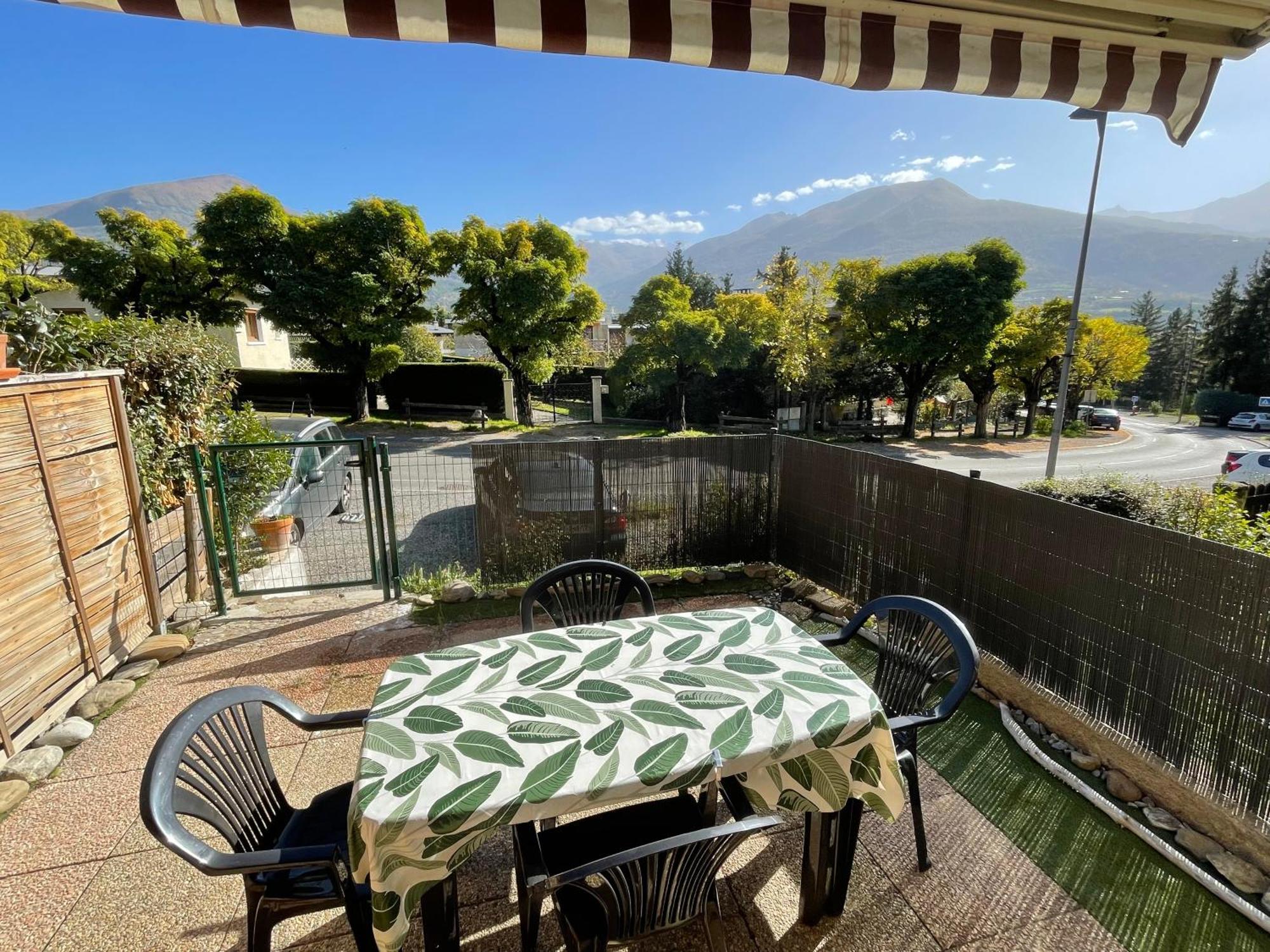 Agreable T2 En Rez De Jardin A 2 Pas Du Plan D'eau Appartement Embrun
